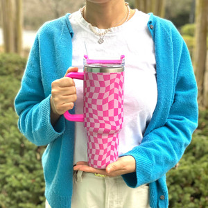 Elegante Tazza Grande a Scacchi con Manico - Product Image 1