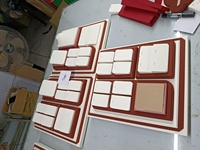 Accessoires de toile de fond pour bijoux Vente en gros de matériel personnalisé Acriliy Marble Leather Wood Design Bijouterie Présentoir avec logo personnalisé