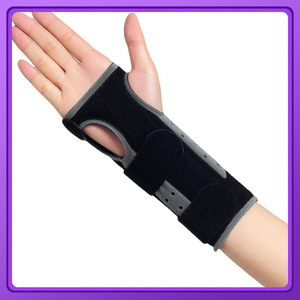 ที่รัดข้อมือเจิ้งรัน ขนาดเดียวใส่ได้ทุกขนาด สีดำ รองรับข้อต่อ สำหรับบาสเกตบอลและการนวดเพื่อสุขภาพ - Product Image 5