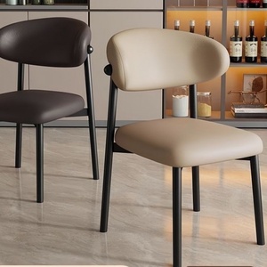 <span class=keywords><strong>Chaise</strong></span> de salle à manger scandinave moderne et simple <span class=keywords><strong>en</strong></span> <span class=keywords><strong>fer</strong></span> <span class=keywords><strong>forgé</strong></span>, confortable, luxueuse, avec dossier rembourré <span class=keywords><strong>en</strong></span> cuir PU souple, non pliable, <span class=keywords><strong>pour</strong></span> la maison - Product Image 1