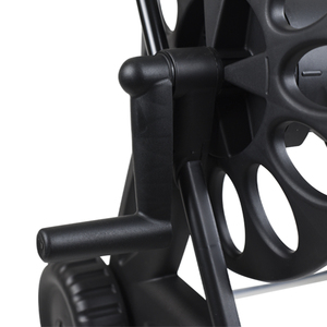 Enrouleur de tuyau d'arrosage manuel sur roulettes, noir, en résine antichoc avec structure métallique - Product Image 5