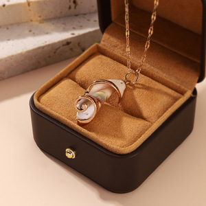 <span class=keywords><strong>Collana</strong></span> Impermeabile con Ciondolo a Tema Marino, Placcata in Oro, con Stella Marina e Conchiglia per Donne - Product Image 2
