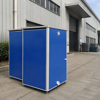 Unité de toilettes préfabriquée d'extérieur en acier coloré, mobile, avec douche intégrée