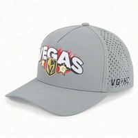 Casquette de golf 5 panneaux personnalisée, anti-transpiration, avec trous découpés au laser, en spandex, ajustable, avec patch en caoutchouc, durable pour le jeu