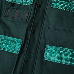 Blouson matelassé utilitaire <span class=keywords><strong>vert</strong></span> foncé pour homme avec capuche amovible, ceinture à la taille et poches métalliques - Product Image 5