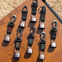 Clochette d'avertissement pour la randonnée et le camping en extérieur, pendentif de ceinture anti-ours, clochette métallique anti-ours avec crochet porte-clés, pendentif pour cordon de parapluie