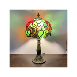 Tiffany pattern table lamp