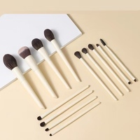 Set kuas rias wajah profesional 13 buah dengan pegangan kayu rambut Vegetarian putih susu untuk alat kecantikan Concealer wajah dan mata