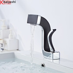 Grifo de lavabo monomando de cascada de lujo ligero para agua fría y caliente, de montaje en cubierta con instalación de un solo orificio - Product Image 2
