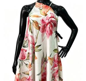 Tissu satiné à imprimé numérique, doux et soyeux, de poids moyen, avec un motif floral artistique, parfait <span class=keywords><strong>pour</strong></span> les robes et les occasions spéciales. - Product Image 1
