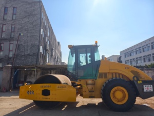 <b>Used</b> XS203J <b>Road</b> <b>Roller</b> Heavy-duty Strong Power Original Hydraulic System Stable Performance Good Condition in Stock - Product Image 1