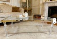 Table basse moderne en acrylique durable et écologique avec accents dorés et pieds effet cristal – Meuble de salon transparent de luxe pour la maison