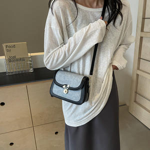 Bolsos de hombro para axilas de moda para mujer, bolsos elegantes de Color informal puro para mujer, bolsos bonitos de cuero PU - Product Image 6