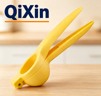 Presse-citron manuelle en gros pour usine, presse-agrumes en PP de qualité alimentaire, personnalisable OEM, outil de cuisine portable pour presser les fruits