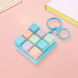 9 phím chống căng thẳng ngón tay nút Keycap cơ khí Bàn phím văn phòng giải nén làm dịu Keychain kim loại móc khóa cho người lớn - Product Image 4