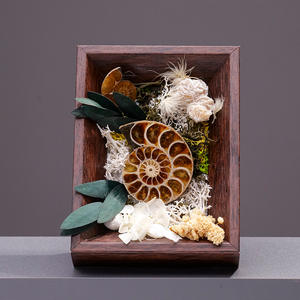 Adorno de marco de fotos tallado LANJO con flores secas, diseño de flor eterna de fósil de caracol de amatista en piedra de cristal en bruto - Product Image 3