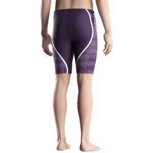 ชุดว่ายน้ำสำหรับผู้ชายที่ทนทานต่อคลอรีน พร้อมดีไซน์ยืดหยุ่นที่ได้รับการปรับปรุงและคุณสมบัติที่เพิ่มประสิทธิภาพเพื่อความสบายในการว่ายน้ำ - Product Image 5