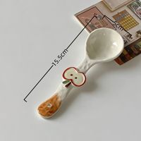 Cuillère en céramique dessin animé pomme Cuillère en céramique à dessert à long manche de style Ins mignon