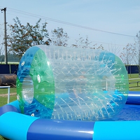 Balle aquatique gonflable colorée pour la marche sur l'eau et les jeux de roller aquatique à usage commercial
