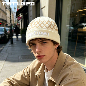 Gorros de Punto Personalizados con Logotipo Bordado al por Mayor, Gorro de Invierno de Punto Grueso con Patrón y Tela Suave, Fabricante de Gorros con Borde Reforzado - Product Image 2