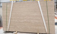 Dalles de sol en marbre travertin beige classique romain moderne, grandes dalles, surface polie, imperméables et durables pour usage hôtelier