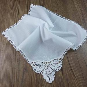 مناديل نسائية مطرزة قابلة لالطباعة هدايا عيد الميلاد وحفلات الزفاف للنساء 12 بوصة × 12 بوصة وشاح مربع منديل دانتيل قطني أبيض - Product Image 2
