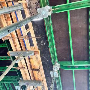 Serre-poutre en acier réglable pour coffrage de poutre transversale en béton - Product Image 2