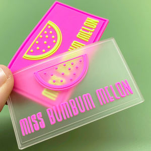 透明ゴムラベルカスタムクリア透明PVCゴムパッチ衣料品用シリコーンパッチ - Product Image 4