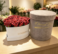 Boîtes cadeaux en carton recyclé blanc et marron avec logo personnalisé, design en velours, fleurs en feuille d'or, forme ronde en forme de cœur