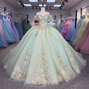 Robe de bal de princesse exquise Dy1512 verte pour Quinceañera, ornée de sequins, de perles et de volants, taille naturelle, traîne chapelle - Product Image 6