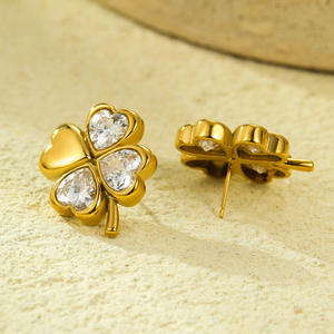 Boucles d'oreilles fines trèfle à quatre feuilles plaqué or 18 carats avec zircon cubique bijoux porte-bonheur parfaits pour les femmes Style élégant - Product Image 4
