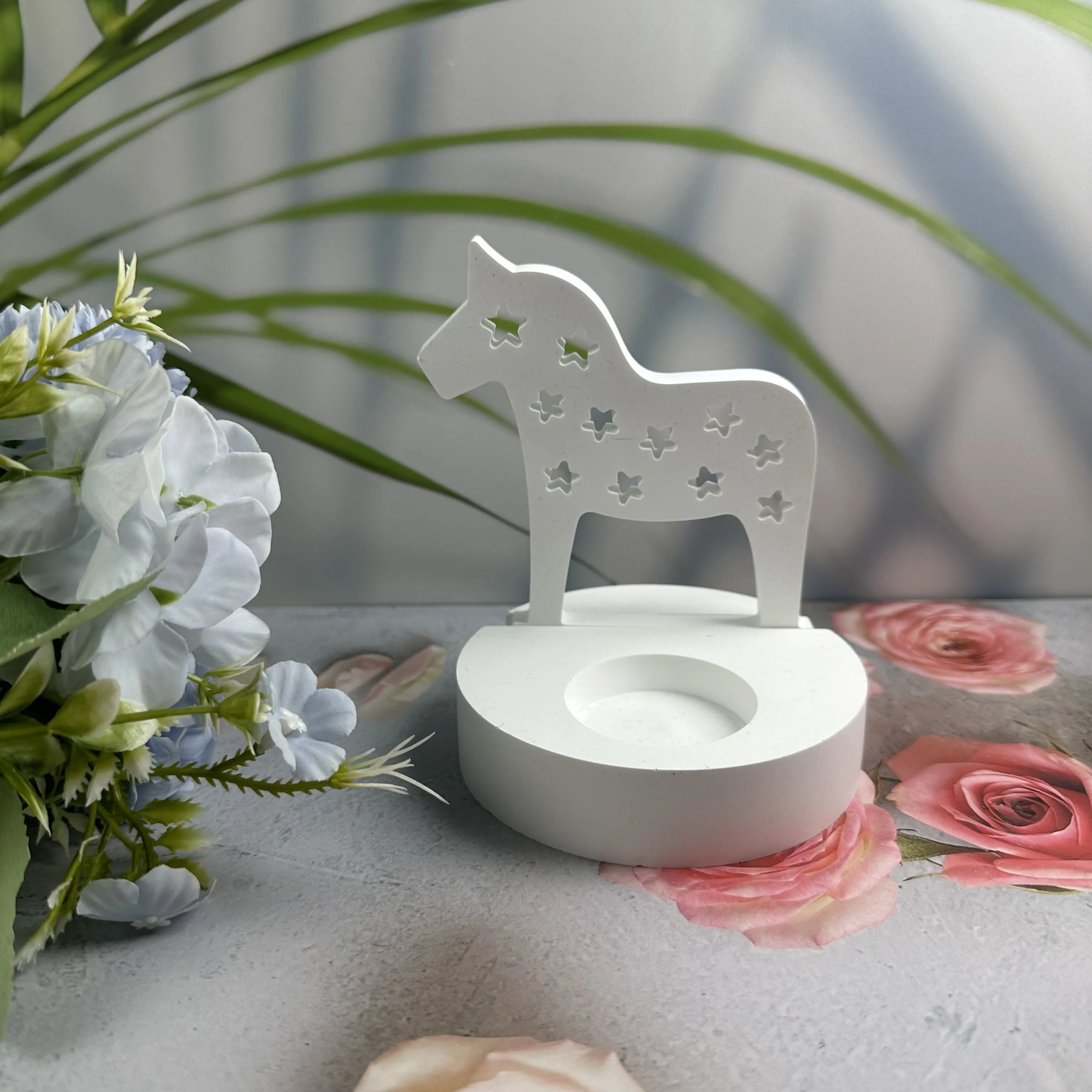 S0085 Horse plug-in silicone mold ornament Candle holder silicone mold ornament