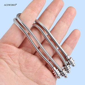 Pulsera de Cadena de Serpiente con Cierre de Rosca para Mujer |   Soporte para Dijes de Acero Inoxidable con Extremo Roscado para Fabricación de Joyas |   A la Moda e Impermeable - Product Image 3