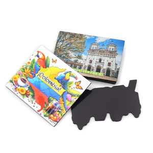 Magnete in Latta con Paesaggio Nordico e Aurora Boreale, Crea il Tuo Souvenir di Viaggio di Reykjavik, Islanda, Magnete per Frigorifero - Product Image 6