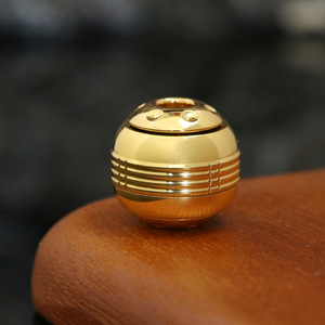 Golden Planet Fidget Spinner en Acier Inoxydable Durable, Jouet Gyroscopique de Doigt EDC pour Adulte, Pendentif Couteau de Décompression d'Extérieur - Product Image 2