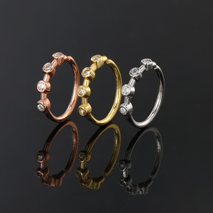 Hermoso anillo de nariz chapado en oro con flor de circón con microincrustaciones, accesorios de cobre, joyería para el cuerpo, venta al por mayor, piedra de cristal - Product Image 2