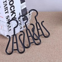 K276 Grands crochets à chaussures en plastique robuste avec double niveaux Présentoir de sandales de supermarché Porte-chapeaux et cintres pour sécher les chaussures
