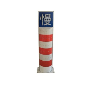 Poste de Advertencia de Tráfico Solar de Aluminio 6061-T6 IP65 con Lámina Reflectante y Pantalla LED para Montaje en Suelo - Product Image 4