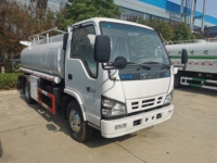 Camion-citerne diesel 4x2 japonais de 4000 à 5000 litres, petit camion-citerne de ravitaillement à vendre