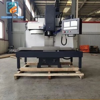 Fraiseuse verticale CNC haute vitesse XK7124 avec broche BT40 6000 tr/min multifonctionnelle pour le traitement des pièces en aluminium