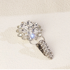 Stylish Women's Zinc Alloy Duckbill <b>Buckle</b> With Crystal Flower Design For Garment Decoration <b>Clip</b> <b>Buckle</b> White And Black - Product Image 1