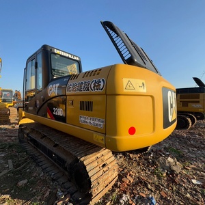 รถขุดไฮดรอลิกมือสองนำเข้าจากญี่ปุ่น ยี่ห้อแคตเตอร์พิลลาร์ รุ่น CAT320D2 น้ำหนัก 20 ตัน พร้อมเครื่องยนต์และเกียร์ PLC สำหรับงานจัดสวน - Product Image 1