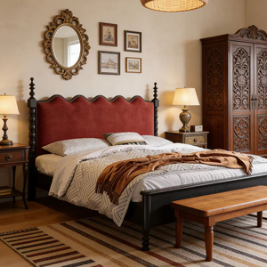 Letto Matrimoniale in Legno Intagliato Stile Vittoriano Francese Antico con Bordo Smerlato e Testiera a Cerniera per Camera Padronale - Product Image 6