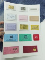 Fabricant d'étiquettes de patch en cuir respectueuses de l'environnement, vêtements de sac à main pour femmes, badge en cuir gaufré en métal, rouge
