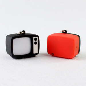 Llavero colgante vintage divertido de terror con forma de mini TV, que simula una carcasa de TV de juguete, regalo de Halloween - Product Image 3