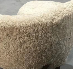 Poltrona da Salotto di Design Nordico Little <span class=keywords><strong>Petra</strong></span> con Gambe in Legno, Poltrona Sherpa in Pelle di Pecora - Product Image 5