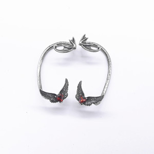 Yunnique Boucles d'oreilles manchette en acier inoxydable, design ailes, zircon rouge incrusté en forme de cœur, style punk, bijoux de mode pour hommes et femmes - Product Image 1