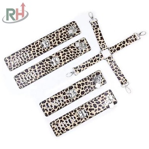 Kit de bondage <span class=keywords><strong>SM</strong></span> de qualité supérieure, emballage personnalisé, 8 pièces, attaches en cuir pour femmes, fétichisme BDSM, jeu de rôle animal de compagnie avec cagoule sexuelle - Product Image 6