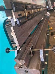 Presse <span class=keywords><strong>plieuse</strong></span> hydraulique CNC 100T 3200mm pour la pliage de tôles, <span class=keywords><strong>plieuse</strong></span> de métal à vendre - Product Image 4