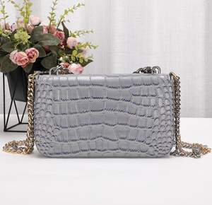 Bolsos de mano con diseño cuadrado a la moda para mujer, venta al por mayor, bolsos de playa veganos, estampado bordado Ford, remache, cuero genuino, dos Abiertos - Product Image 3